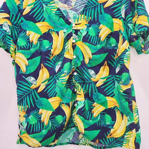 💫Old Navy banana tropical print button front top - Picture 5 of 8